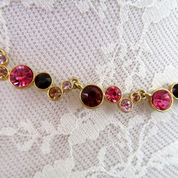 Pink to deep rose rhinestone choker necklace - Picture 3 of 8